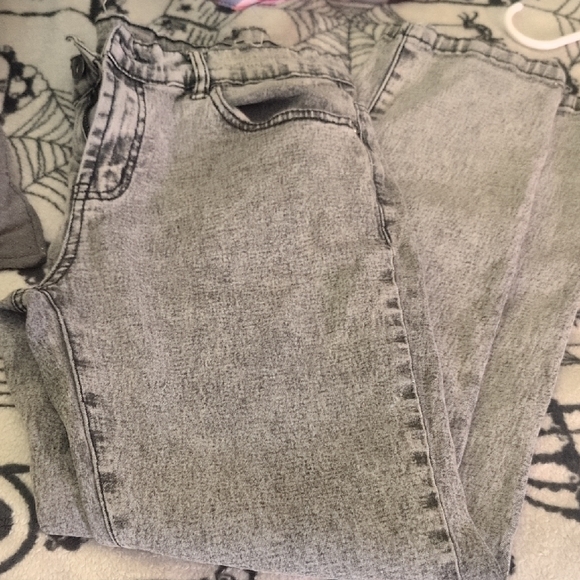 DG2 by Diane Gilman High Rise Gray Jeans with Timeless Style - Picture 1 of 3